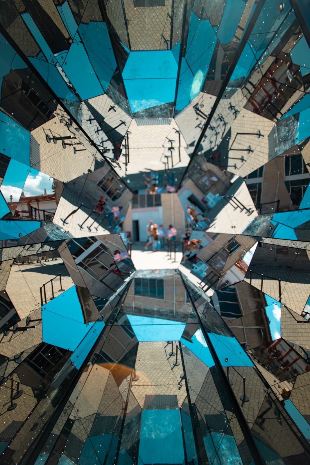 Mirrored kaleidoscope structure photographed from below